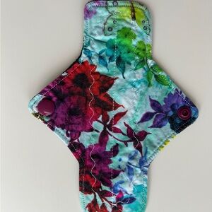 Cotton Topped Snap Closure Ultra Thin Washable Vibrant Floral print Pantiliner
